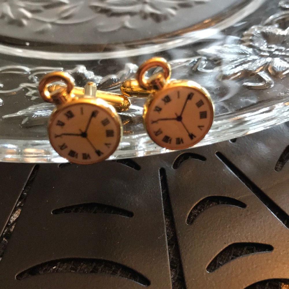 Cuff links - Picture 1 of 8